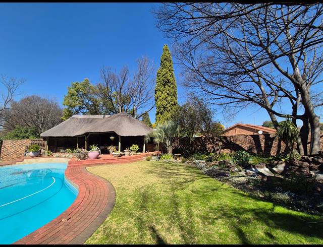 4 BEDROOM HOUSE FOR SALE IN BISHOPS BAY
